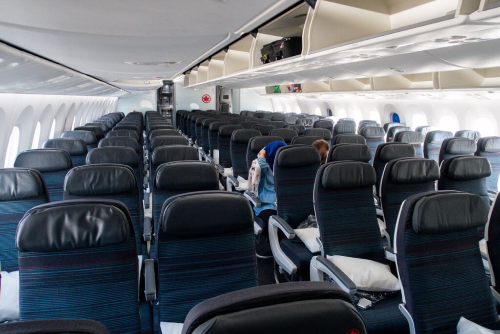 Air Canada 787-9 Economy Class