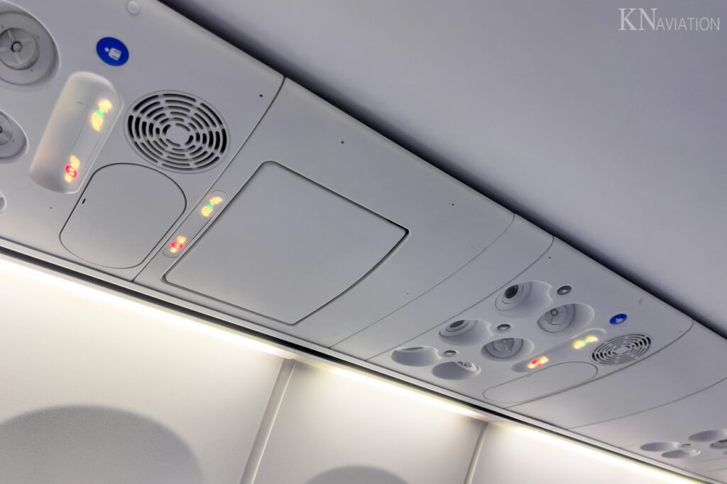 Air China 737-800 Economy Class Air Vents