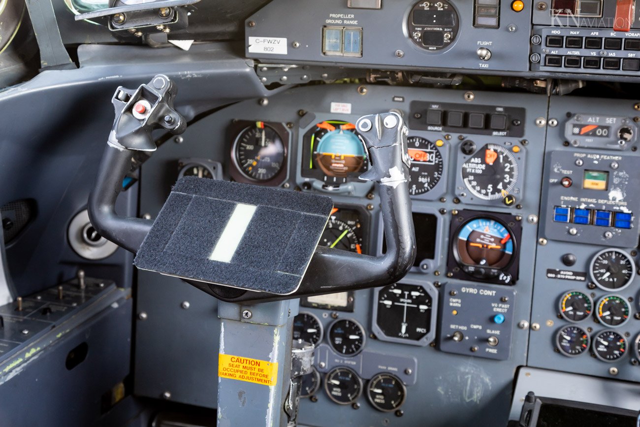 Air Tindi Dash 7 Cockpit