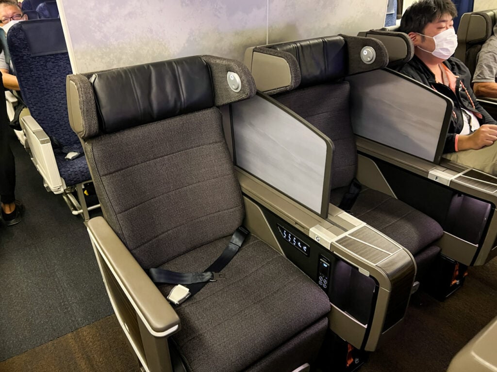 ANA 777-200ER (722) Premium Class Cabin