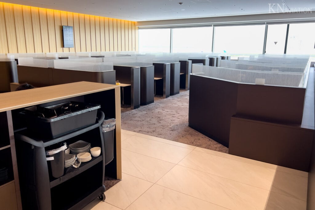 ANA Lounge Haneda Terminal 2 International Semi-Private Pods