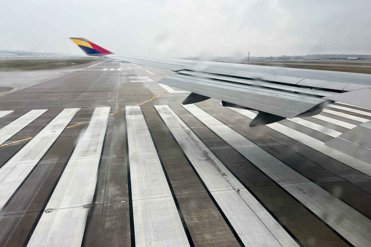 Asiana Airlines Boeing 747-400 Taxiing