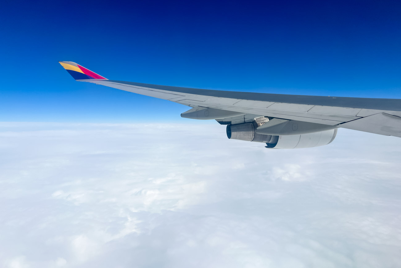 Asiana Airlines Boeing 747-400 Wing