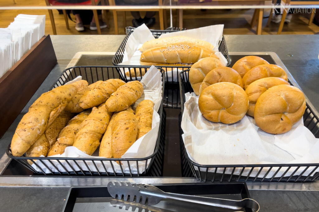 Austrian Senator Lounge Schengen Bread