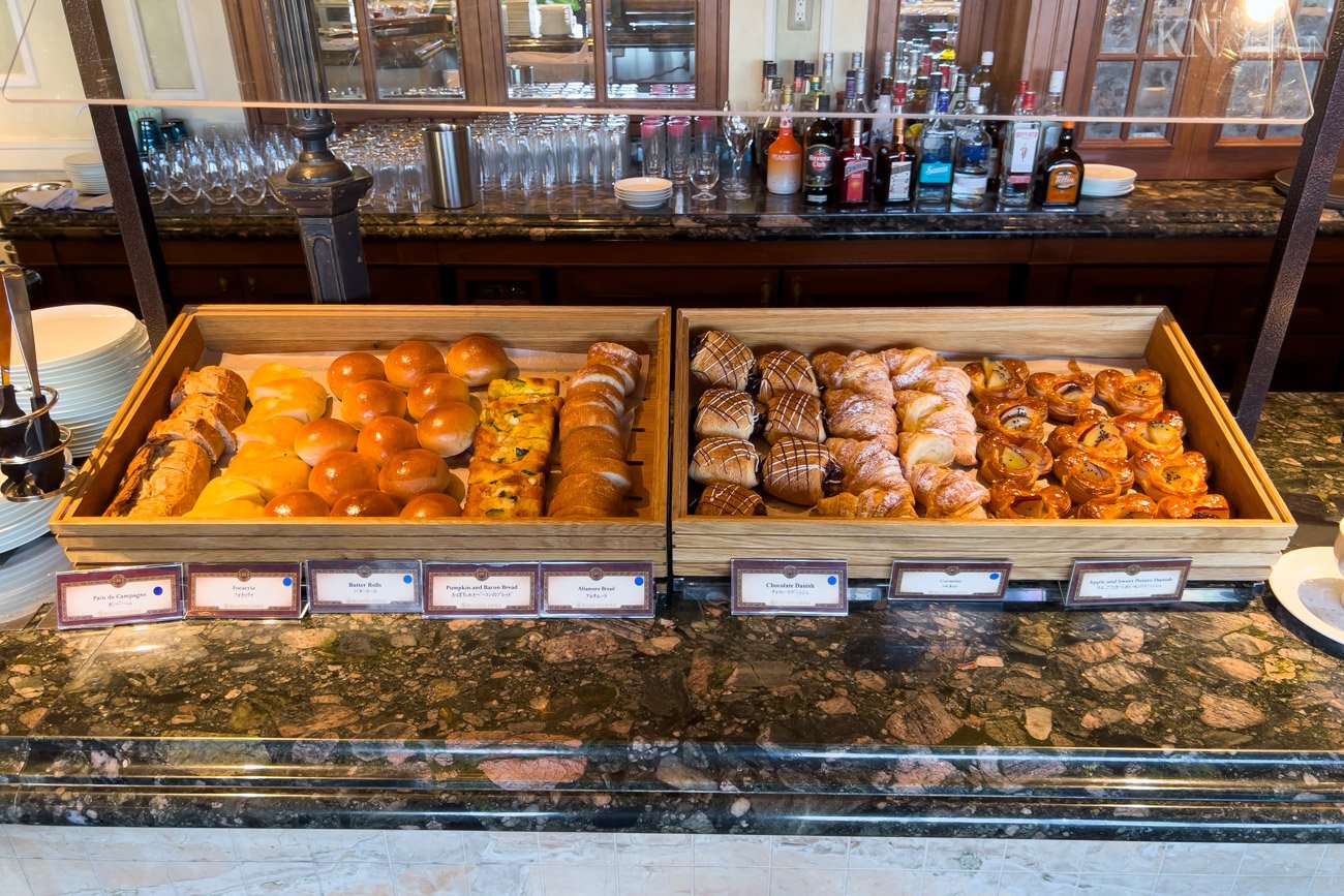 Hotel MiraCosta BellaVista Lounge Breakfast Bread