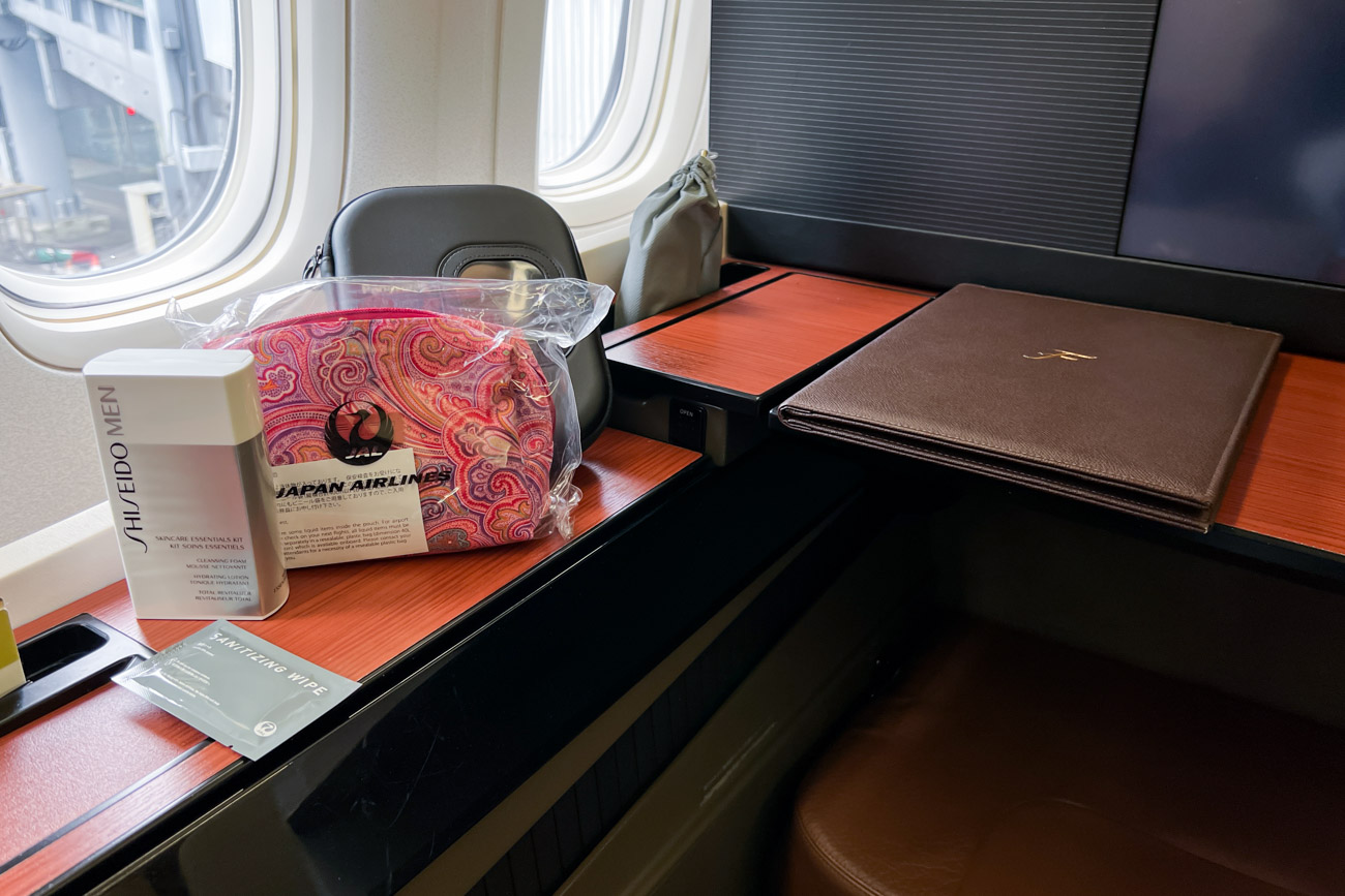 JAL 777-300ER First Class Amenities