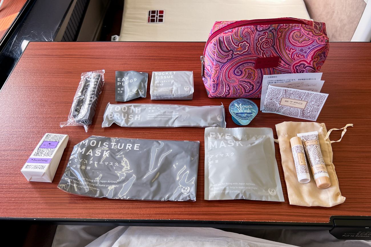 JAL 777-300ER First Class Amenity Kit