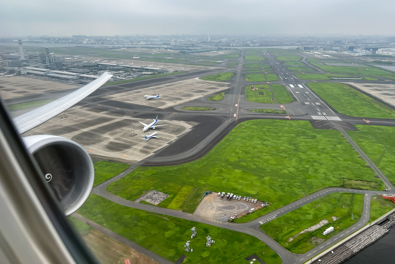 JAL First Class Flight Take-Off