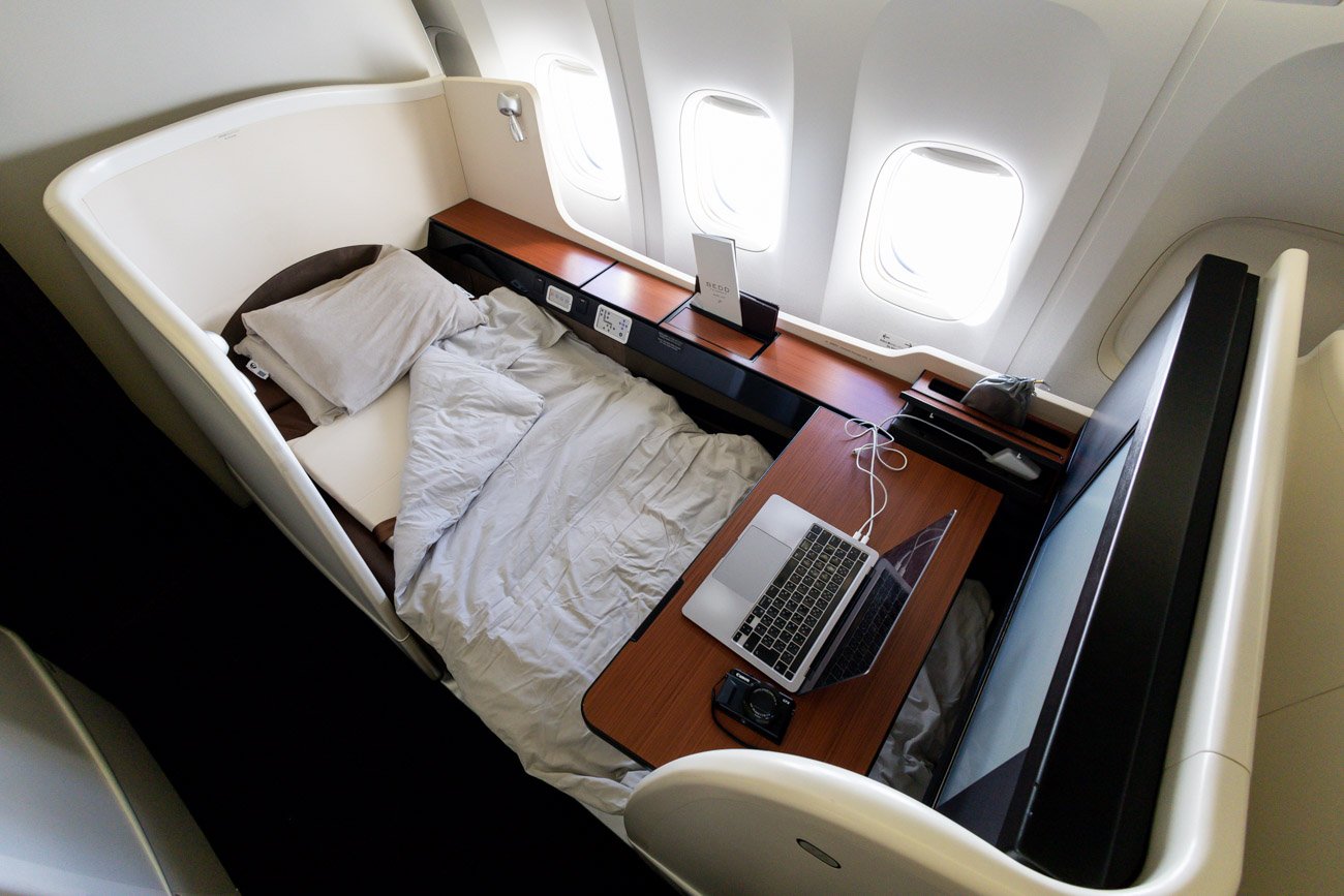 JAL 777-300ER First Class Bed