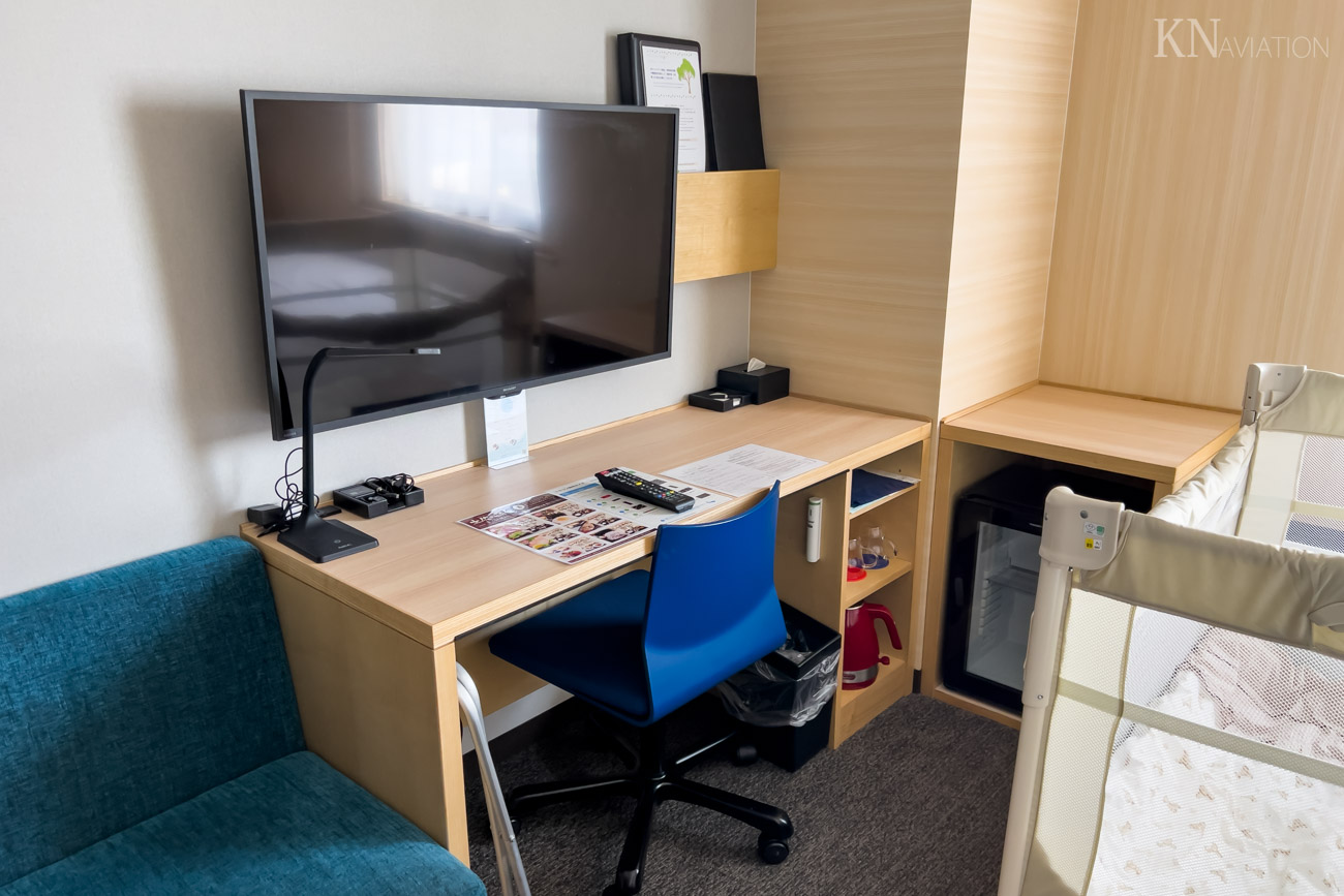 JR Clement Inn Kochi Room Desk