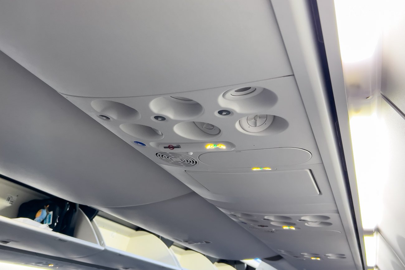 Korean Air 737 MAX 8 Economy Class Individual Air Vents