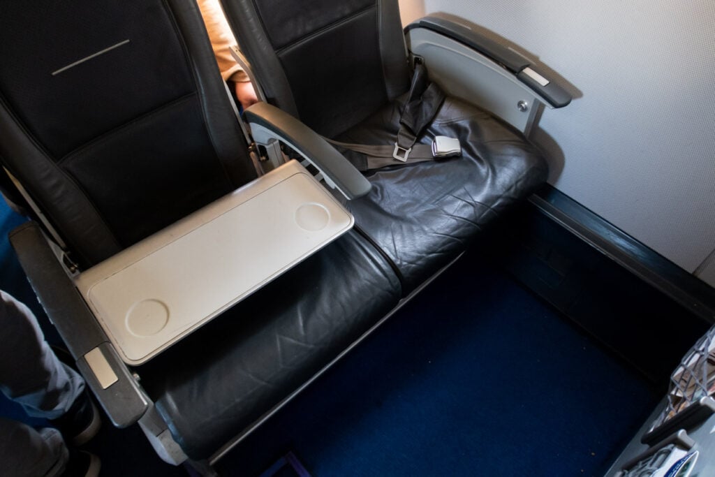 Lufthansa E190 Business Class Seat