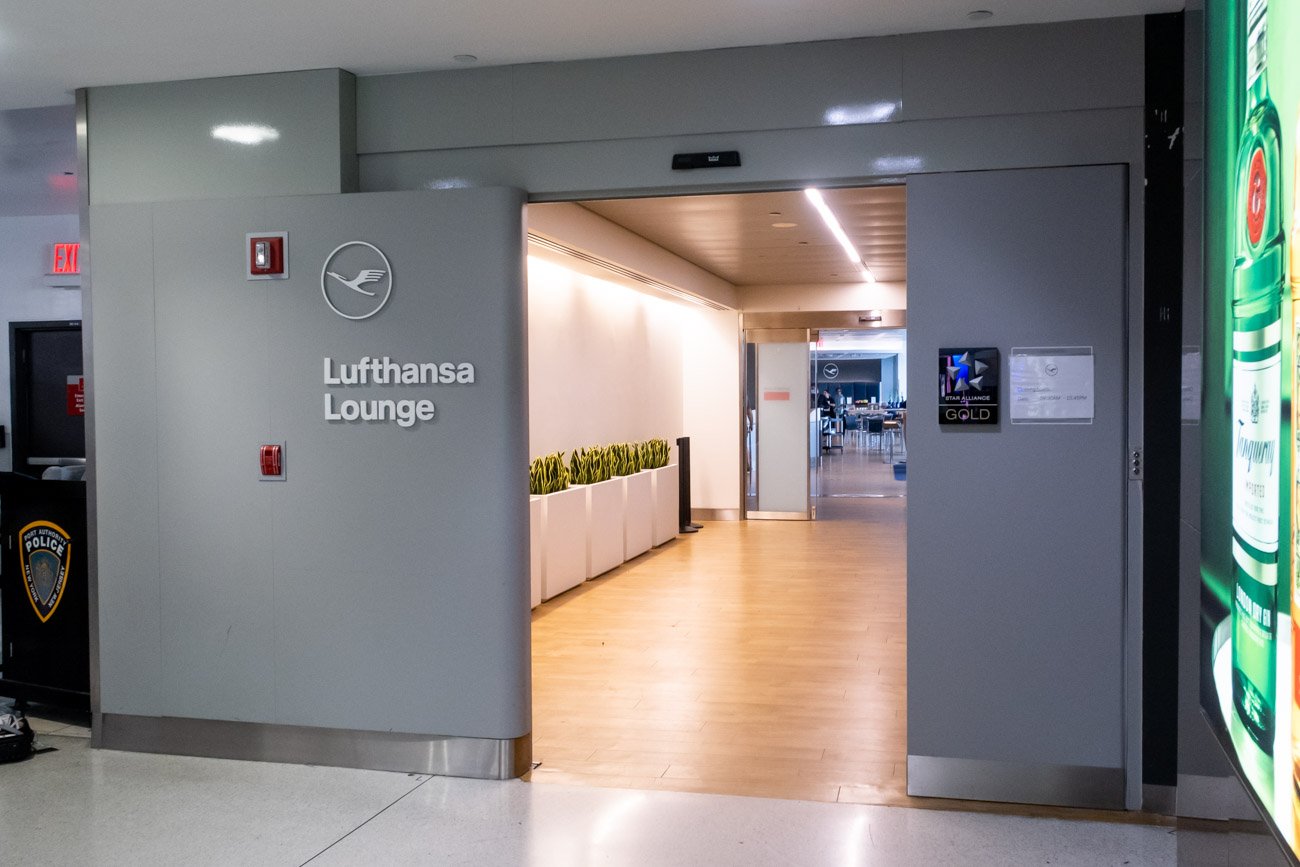 Lufthansa Senator Lounge New York JFK Entrance