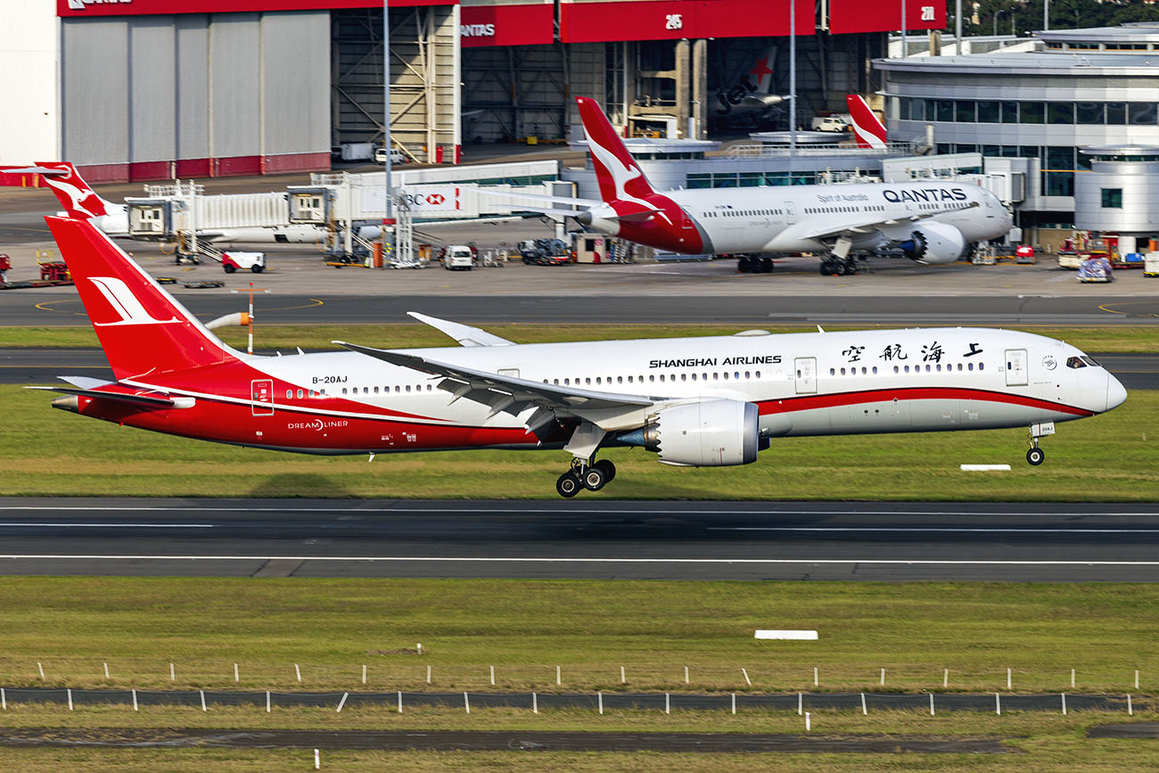 Shanghai Airlines 787-9