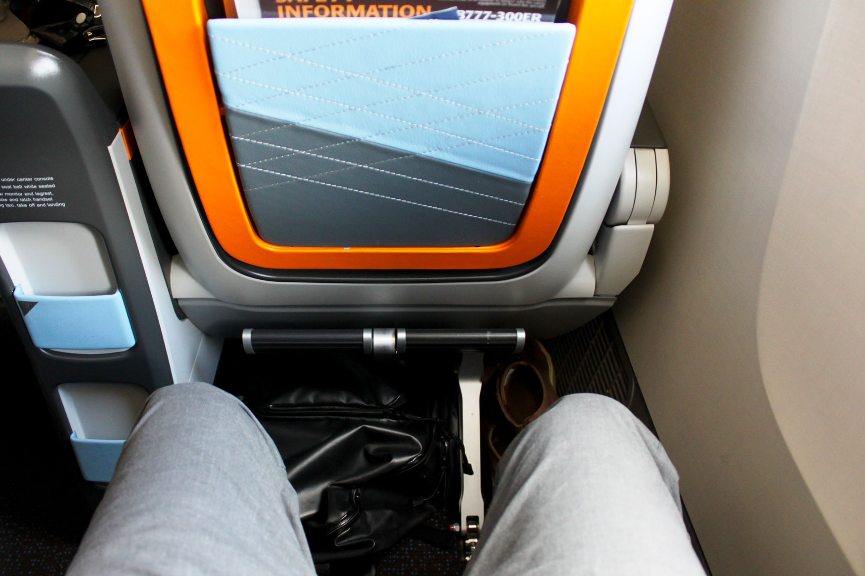 Singapore Airlines 777-300ER Premium Economy Class Seat Pitch