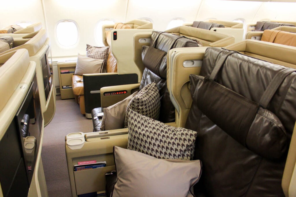 Singapore Airlines Airbus A380-800 Old Business Class Cabin