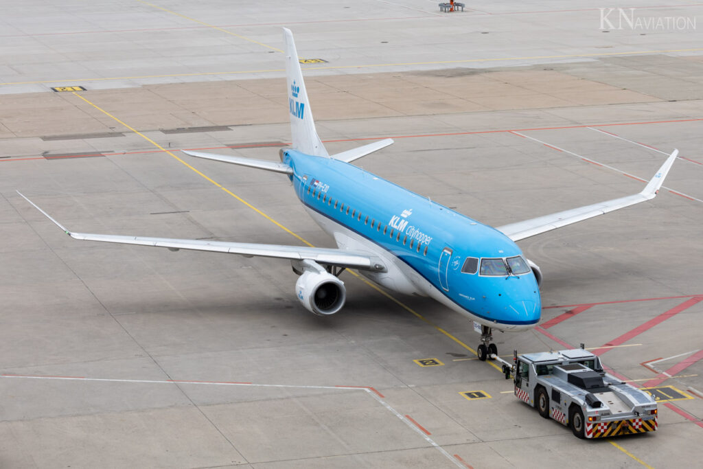 KLM E175 in Stuttgart